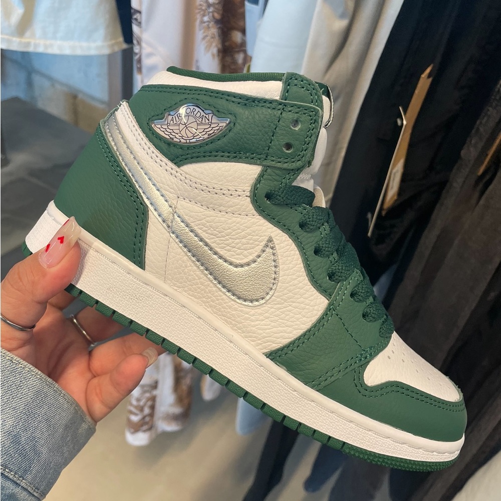 Air Jordan 1 green